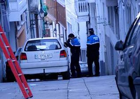 La Polic�a Local retir� ayer del casco antiguo varios coches.