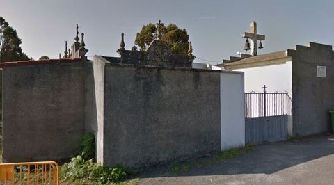 Acceso al cementerio del Castro de Oca, en Coiristanco.