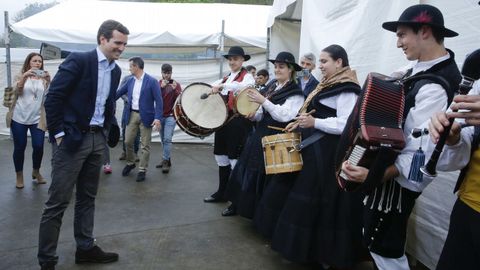 Casado, con los msicos que amenizaron la romera de Nemenzo