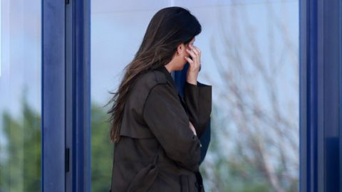Irene Carbonero a la llegada al velatorio de Goyi Ar�valo en Corral de Almaguer