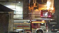 Incendio en una casa deshabitada en la calle Tet�an de A Pobra