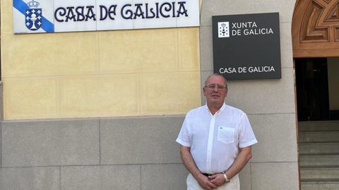 Juan Carlos Serrano, ante la sede de la Casa de Galicia en Madrid, en una imagen facilitada por la Xunta.
