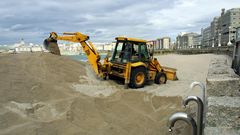 La duna del Orz�n-Riazor en el a�o 2001.