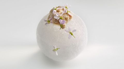 Mugaritz. Beso helado de ostras. Andoni Mugaritz dice que es para chupar, sorber y tocar. 