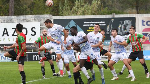 Partido de Tercera Federacin entre el Boiro y el Racing Villalbs