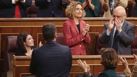 La socialista Meritxell Batet  es aplaudida por sus compa�eros tras ser nombrada presidenta del Congreso
