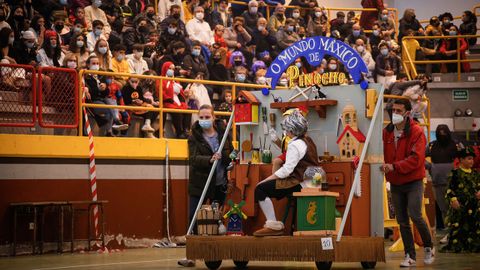 Concurso de disfraces en el carnaval de Outes.
