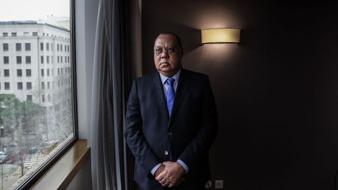 El fiscal general de Angola, H�lder Pitta Gr�s, asegur� en una entrevista que Dos Santos no ser� detenida si regresa a su pa�s para ser interrogada