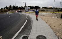 Las obras se realizan junto al paso elevado sobre la AC-14. 