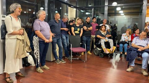 Mucha gente tuvo que quedarse de pie al estar las butacas ocupadas.