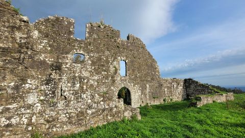 Las Torres de Altamira, en Bri�n