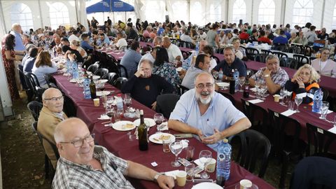 La Festa do Emigrante de Pol rene cada ao a cientos de retornados en Mosteiro.