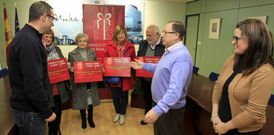 El escritor Francisco Castro, autor de �O coraz�n de Branca de neve�, ganadora del Premio de Novela por Entregas de La Voz 2013, ofreci� una charla ayer a alumnos de ESO del instituto Saturnino Montojo. 