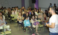 La asamblea, convocada por el Ampa el pasado viernes, en el Golmar fue muy concurrida. 