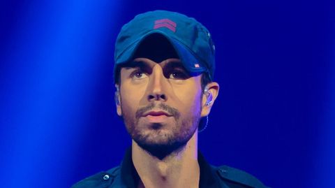 Enrique Iglesias y Anna Kournikova presentan a sus hijos