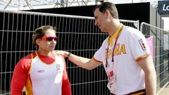 El pr�ncipe Felipe, con una desolada Teresa Portela.