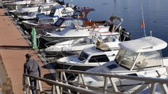 Embarcaciones recreativas en el puerto de Foz