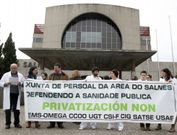 Sanitarios de O Saln�s pidieron m�s personal y medios y exigieron que no se cierren camas. 