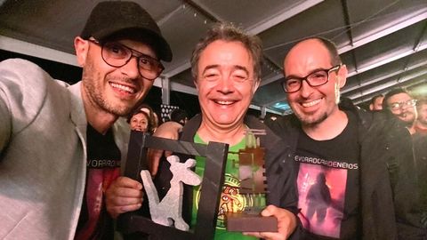  Devoradora de nenos  rodada en parte en A Maria y producida por el burelense Martio Vzquez (a la izquierda) recibi premio al mejor actor (Santi Prego)