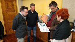 Reuni�n de miembros de la Fundaci�n Ux�o Novoneyra con Arroxo y Maite Ferreiro