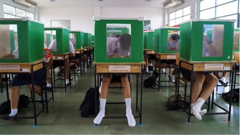 Estudiantes en la provincia de Pathum Thani, en Tailandia