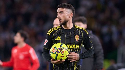 Dani Tasende, con el Real Zaragoza en el partido ante el C&aacute;diz.