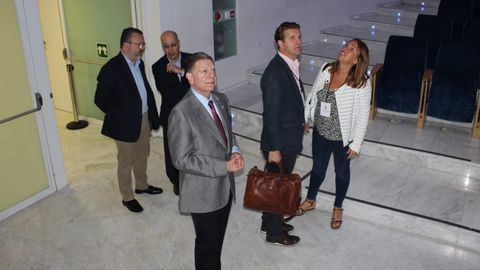 Los organizadores del World Cheese Awards junto a Alfredo Canteli en Oviedo