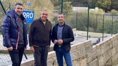 O exconcelleiro de Caldas Manuel Gonz�lez, con Xos� Luis Gonz�lez Paz, exjefe de servizo de Medio Ambiente que se xubila