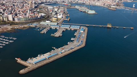 Vista a�rea del puerto pesquero de Oza