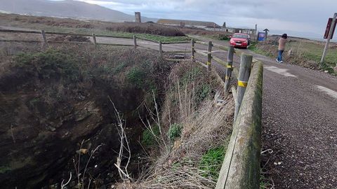 En la imagen se aprecia c�mo se encuentra justo al lado de la carretera