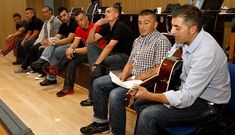 Los presos de Teixeiro expusieron sus experiencias ante alumnos de segundo y cuarto de ESO.