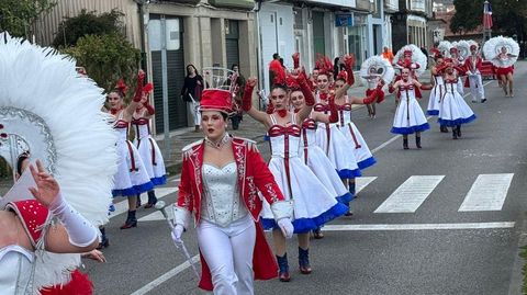 Desfile de comparsas de Muros