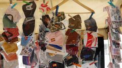 Mascarillas a la venta en el mercado de El Font�n en Oviedo 