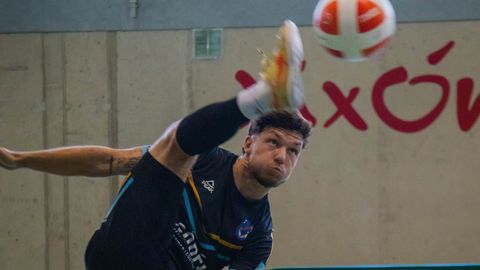 Apor Gyorgydeak, campe�n de Teqball