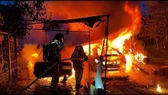 Im�genes del incendio en el garaje de la r�a a Rabaza