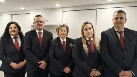 La familia Mart�nez Rouco, propietaria del nuevo tanatorio de Rego das Frores en Viveiro