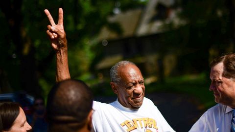 Bill Cosby saliendo de la c�rcel