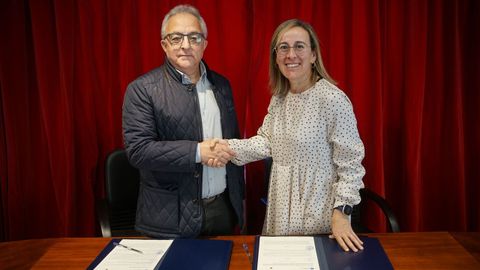 El alcalde de Muíños y la conselleira de Infraestruturas e Mobilidade