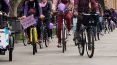 Ciclistas de 8MuyeresenBici, el pasado 8M, en Gijn