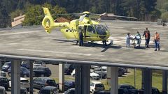 Un helic�ptero del 061 aterrizando en el Hospital Cl�nico de Santiago