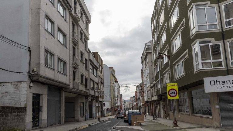 Edificios en la c&eacute;ntrica calle&nbsp;V&aacute;zquez de Parga, de Carballo