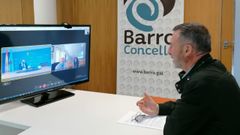 El alcalde de Barro, Xos� Manuel Fern�ndez Abraldes, en la reuni�n telem�tica con el conselleiro de Sanidade