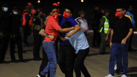 Llegada de prisioneros en cárceles venezolanas a El Salvador.