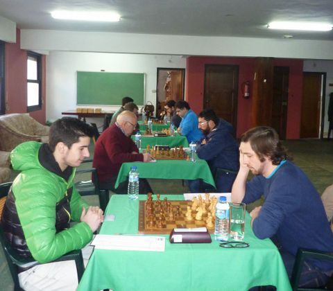 La liga de clubes comenz� con derbi entre la Escuela Lal�n A y la B. 