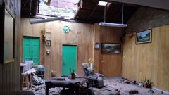 Numerosos ladrillos con hormig�n cayeron directamente en la cubierta del sal�n de un vecino de la calle Padre Sarmiento