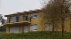 Su chal� de Barizo, a la venta