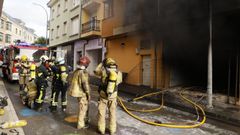 Bomberos y brigadas est�n combatiendo el incendio en Ribadeo