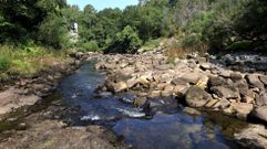 Aspecto del r�o L�rez en la captaci�n de Monte Porreiro, en Pontevedra
