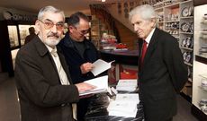 Manuel Mara -izquierda-, Sabino Torres e Xos Fortes en Pontevedra no ano 2000