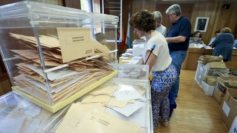 Recuento del voto exterior de las &uacute;ltimas elecciones generales en la Junta Electoral Provincial de Lugo
